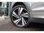 Volkswagen T-Cross 1.0 TSI DSG R-Line ACC Camera CarPlay Stoelverwarming 18” Navi Sensoren
