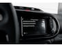 Renault Twingo Z.E. URBAN NIGHT X R 80 PK 22 KW batterij | Metallic wit | Camera achter | NAVI | Apple car play | 4 seizoensbanden | LM Velgen | | incl. Bovag rijklaarpakket met 12 maanden garantie |