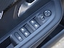 Peugeot 208 100pk Hybrid Allure | Navigatie | Parkeersensoren VOOR+Achter | LED lampen | Climate | 16"LMV | AUTOMAAT
