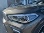 BMW X6 xDrive40i High Executive HUD | H&K | Pano | Luchtvering | 360 Camera | Stuurverwarming | Memory seats | Trekhaak | Adapt. Cruise Control + Zelfsturende functie