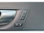 Volvo XC60 T6 Recharge AWD Plus Dark - Panorama/schuifdak - IntelliSafe Assist & Surround - 360º Camera - Verwarmde voorstoelen, stuur & achterbank - Parkeersensoren voor & achter - Elektr. bedienb. voorstoelen met geheugen - Draadloze tel. lader - Elektr. inklapbare trekhaak - 19' LMV