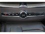 Volvo XC60 T6 Recharge AWD Plus Dark - Panorama/schuifdak - IntelliSafe Assist & Surround - 360º Camera - Verwarmde voorstoelen, stuur & achterbank - Parkeersensoren voor & achter - Elektr. bedienb. voorstoelen met geheugen - Draadloze tel. lader - Elektr. inklapbare trekhaak - 19' LMV
