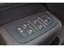 Volvo XC60 T6 Recharge AWD Plus Dark - Panorama/schuifdak - IntelliSafe Assist & Surround - 360º Camera - Verwarmde voorstoelen, stuur & achterbank - Parkeersensoren voor & achter - Elektr. bedienb. voorstoelen met geheugen - Draadloze tel. lader - Elektr. inklapbare trekhaak - 19' LMV