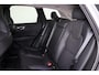 Volvo XC60 T6 Recharge AWD Plus Dark - Panorama/schuifdak - IntelliSafe Assist & Surround - 360º Camera - Verwarmde voorstoelen, stuur & achterbank - Parkeersensoren voor & achter - Elektr. bedienb. voorstoelen met geheugen - Draadloze tel. lader - Elektr. inklapbare trekhaak - 19' LMV