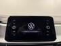 Volkswagen T-Roc 1.5 TSi Life DSG-Trekhaak-Navigatie-Adapt.Cr.contr-Clima-Carplay-Stoel/Stuurverwarming-Parkeersensoren-Lm16''velgen-Virtualdisplay