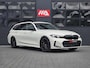 BMW 3-Serie Touring 330e M-Sport Premium Select|Panoramadak|Headup|Memorystoelen|Camera|Carplay|Cruise|Sfeerverlichting