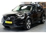 Volvo XC40 1.5 T5 Plug-in Hybrid 193kW/262pk DCT7 Ultimate Dark PANORAMADAK + HARMAN/KARDON + EL.TREKHAAK + ADAPT.CRUISE + PILOT ASSIST + NAVI SENSUS + BLIS + LANE ASSIST + EL.STOELEN + STOEL-&STUURVERWARMING + CAMERA + KEYLESS + PARKSENSOREN V&A + 19” LM-VELGEN!!