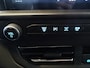 Ford Transit Custom 300 L2H1 2.0 TDCI 136pk Limited | Camera | All weather banden | Omvormer 400W | Wegklapbare trekhaak | Cruise control | Stoelverw. | Bijrijdersbank | Snel leverbaar!