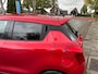 Suzuki Swift 1.0 Stijl Smart Hybrid 112 PK // TREKHAAK // Sportieve Swift // Zwarte Velgen // Spoiler // Rijklaarprijs!