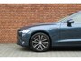 Volvo V60 T6 Plug-in hybrid AWD Essential Bright Lederen Bekleding | Stoel-/ stuurwielverwarming | Elektrisch inklapbare trekhaak | Adaptive Cruise Control | BLIS | Verwarmbare acherbank | 18 inch. lichtmetalen velgen | Park assist | Apple carplay/ Android auto