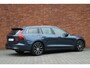 Volvo V60 T6 Plug-in hybrid AWD Essential Bright Lederen Bekleding | Stoel-/ stuurwielverwarming | Elektrisch inklapbare trekhaak | Adaptive Cruise Control | BLIS | Verwarmbare acherbank | 18 inch. lichtmetalen velgen | Park assist | Apple carplay/ Android auto