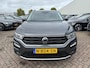 Volkswagen T-Roc 1.0 TSi 110 Pk Style | Cruise Control | Climate Control | Parkeersensoren | Bluetooth | Trekhaak | Camera | 18 inch | 79.729 Km!!
