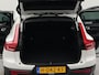 Volvo XC40 1.5 T3 Momentum Pro Automaat | Apple Carplay & Android Auto | Bluetooth | Cruise Control | Navigatie | Lane Assist | Parkeersensoren Achter | Keyless Start |