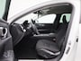 Volvo V60 2.0 B3 Momentum Advantage | Automaat | Apple Carplay / Android Auto | LED Koplampen | Camera | Virtual Cockpit | Privacy Glass | Cruise Control | Navigatie | Lichtmetalen Velgen |