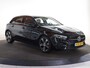 Mercedes-Benz A-klasse 180 Star Edition Luxury Line | Night | Distronic | Dodehoek assistent | Apple Carplay | Sfeerverlichting |
