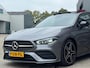Mercedes-Benz CLA 180 AMG PANO l SFEER l MATRIX l KEYLESS l CAMERA l CARPLAY l NIGHT l ORG.NL l DEALER OND