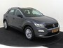 Volkswagen T-Roc 1.5 TSI Style | CarPlay | Airco | Parkeersensoren | Adaptieve cruise control | Lane- en frontassist | Bluetooth |