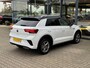Volkswagen T-Roc 1.5 TSI 150 pk DSG  R Line - Navi - camera - stoelverw - trekhaak