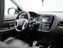 Mitsubishi Outlander 2.0 PHEV instyle | Climate Control | Achteruitrijcamera | Lederen Bekleding | Stoelverwarming | Lichtmetalen Velgen |