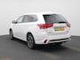 Mitsubishi Outlander 2.0 PHEV instyle | Climate Control | Achteruitrijcamera | Lederen Bekleding | Stoelverwarming | Lichtmetalen Velgen |