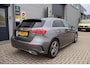 Mercedes-Benz A-klasse 250 Premium Plus 2e Eigenaar | Dealer Onderh | AMG/Night | Widescreen | Stoelverwarming | Sfeer | Af Trekhaak | Camera | Multibeam Led | Keyless | PDC |