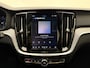 Volvo V60 B3 177pk Plus Dark / Panoramadak / 360 Camera / Black Pack / Keyless / Harman&Kardon Audio / Elektr. Stoelen / Mistlmapen / Elektr. Trekhaak / ACC / BLIS /