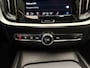 Volvo V60 B3 177pk Plus Dark / Panoramadak / 360 Camera / Black Pack / Keyless / Harman&Kardon Audio / Elektr. Stoelen / Mistlmapen / Elektr. Trekhaak / ACC / BLIS /