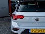 Volkswagen T-Roc 1.5 TSI Style | Trekhaak | Origineel NL | Eerste Eigenaar | Schuif/ Kantel Panorama Dak | Elektrische Kofferklep | Adaptieve Cruise Control | Bi-Tone | Climate Control | NAP | Apple Carplay | Android Auto | DAB+ |
