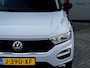Volkswagen T-Roc 1.5 TSI Style | Trekhaak | Origineel NL | Eerste Eigenaar | Schuif/ Kantel Panorama Dak | Elektrische Kofferklep | Adaptieve Cruise Control | Bi-Tone | Climate Control | NAP | Apple Carplay | Android Auto | DAB+ |