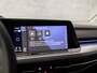 Volkswagen Golf 1.5 eTSI Sport 150Pk Automaat (SCHUIFDAK, APPLE CARPLAY, HEAD-UP DISPLAY, MEMORY SEATS, IQ LIGHT, ALCANTARA, SFEERVERLICHTING, STOELVERWARMING, CAMERA, GETINT GLAS, NIEUWSTAAT)