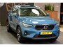 Volvo XC40 1.5 T5 Plug-in Hybrid 193kW/262pk DCT7 Ultimate Bright FACELIFT! PANORAMADAK + HARMAN/KARDON + ADAPT.CRUISE + PILOT ASSIST + NAVI SENSUS + BLIS + LANE ASSIST + EL.STOELEN + STOEL-&STUURVERWARMING + CAMERA + KEYLESS + PARKSENSOREN V&A + 19” LM-VELGEN!!