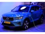 Volvo XC40 1.5 T5 Plug-in Hybrid 193kW/262pk DCT7 Ultimate Bright FACELIFT! PANORAMADAK + HARMAN/KARDON + ADAPT.CRUISE + PILOT ASSIST + NAVI SENSUS + BLIS + LANE ASSIST + EL.STOELEN + STOEL-&STUURVERWARMING + CAMERA + KEYLESS + PARKSENSOREN V&A + 19” LM-VELGEN!!