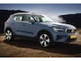Volvo XC40 1.5 T5 Plug-in Hybrid 193kW/262pk DCT7 Ultimate Bright FACELIFT! PANORAMADAK + HARMAN/KARDON + ADAPT.CRUISE + PILOT ASSIST + NAVI SENSUS + BLIS + LANE ASSIST + EL.STOELEN + STOEL-&STUURVERWARMING + CAMERA + KEYLESS + PARKSENSOREN V&A + 19” LM-VELGEN!!