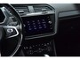 Volkswagen Tiguan Allspace 2.0 TSI 4Motion Highline Business R-Line | 7 Persoons | Trekhaak | Camera | 1e Eigenaar |