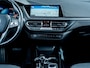 BMW 1-Serie 118i Executive Sport | Origineel Nederlands | Navigatie | Sport Line | Climate Control | Virtual Cockpit | Black Optic | Metallic Lak | Lichtmetalen Velgen 17'' | Privacy Glas | LED Koplampen | Parkeersensoren |