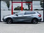 BMW 1-Serie 118i Executive Sport | Origineel Nederlands | Navigatie | Sport Line | Climate Control | Virtual Cockpit | Black Optic | Metallic Lak | Lichtmetalen Velgen 17'' | Privacy Glas | LED Koplampen | Parkeersensoren |