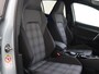 Volkswagen Golf 1.5 eHybrid GTE | Panoramadak | Trekhaak | Head-up display | Keyless | Black style | Parkeerassistent | LED matrix verlichting | Adaptieve demping |