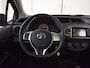 Toyota Yaris 1.0 VVT-i Now | Nieuwe All Seasons | Trekhaak | Navigatie