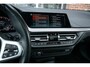 BMW 2-Serie 218 218i High Executive | M-Sport | Panorama | Memory | Cruise | Keyless | Trekhaak | Elek. stoelbediening | 18' inch |