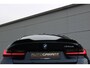 BMW 3-Serie M340i xDrive 374PK (Schuif/Kanteldak Sportleder/Mermory Carplay 360Camera ACC HarmanKardon HeadUp Full-Led 19M-Velgen)
