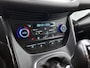 Ford Kuga 1.5 ST Line 150pk | Navigatie | Climate Control | Achteruitrijcamera | Parkeersensoren Voor + Achter | Dodehoek Detectie | 18" Lichtmetalen Velgen | verwarmbare Voorstoelen |  Trekhaak | Apple Carplay/Android Auto |