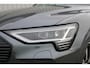 Audi E-tron 55 quattro S-line 95 kWh | Incl. 12 maanden garantie | Schuif/kantel dak | Trekhaak | Adaptieve cruise control | Climate control | Stoelverwarming | Parkeercamera | Memory seat |