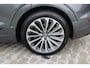 Audi E-tron 55 quattro S-line 95 kWh | Incl. 12 maanden garantie | Schuif/kantel dak | Trekhaak | Adaptieve cruise control | Climate control | Stoelverwarming | Parkeercamera | Memory seat |