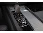 Volvo XC60 T6 Recharge AWD Plus Dark - LONG RANGE - Panorama/schuifdak - IntelliSafe Assist & Surround - 360º Camera - Harman/Kardon audio - Adaptieve LED koplampen - Verwarmde voorstoelen, stuur & achterbank - Parkeersensoren voor & achter - Elektr. bedienb. voorstoelen met geheugen - Head up display - Draadloze tel. lader - Extra getint glas - Elektr. inklapbare trekhaak - 19' LMV
