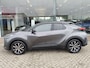 Toyota C-HR 2.0 PHEV 220 First Edition | Sensoren v/a | Dodehoek |