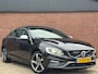 Volvo S60 1.6 T3 R-DESIGN | NL-AUTO! | DEALER OH! | LEDER!