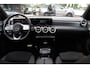 Mercedes-Benz A-klasse 220 Premium Plus / Trekhaak / Panoramadak / Camera / Sfeerverlichting / Keyless / 18'' / Leder&Alcantara / Apple CarPlay / Stoelverwarming / Cruise Control