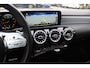 Mercedes-Benz A-klasse 220 Premium Plus / Trekhaak / Panoramadak / Camera / Sfeerverlichting / Keyless / 18'' / Leder&Alcantara / Apple CarPlay / Stoelverwarming / Cruise Control