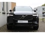 Volvo XC90 T8 Automaat Plug-in hybrid AWD Ultra Dark | Onyx Black Metallic | Panoramadak | 360° camera | Semi Elek. trekhaak |Adapt. Cruise Control | Verwambare- en geventileerde voorstoelen | Verwarmbaar stuurwiel | Bowers & Wilkins audio | Blind Spot | Luchtvering | Gelaagde zijruiten | 22'' Lichtmetalen velgen | Alarmklasse 3 | Elek. Bed. voorstoelen met Memory | Glazen pook |