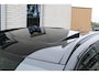 Volvo XC90 T8 Automaat Plug-in hybrid AWD Ultra Dark | Onyx Black Metallic | Panoramadak | 360° camera | Semi Elek. trekhaak |Adapt. Cruise Control | Verwambare- en geventileerde voorstoelen | Verwarmbaar stuurwiel | Bowers & Wilkins audio | Blind Spot | Luchtvering | Gelaagde zijruiten | 22'' Lichtmetalen velgen | Alarmklasse 3 | Elek. Bed. voorstoelen met Memory | Glazen pook |